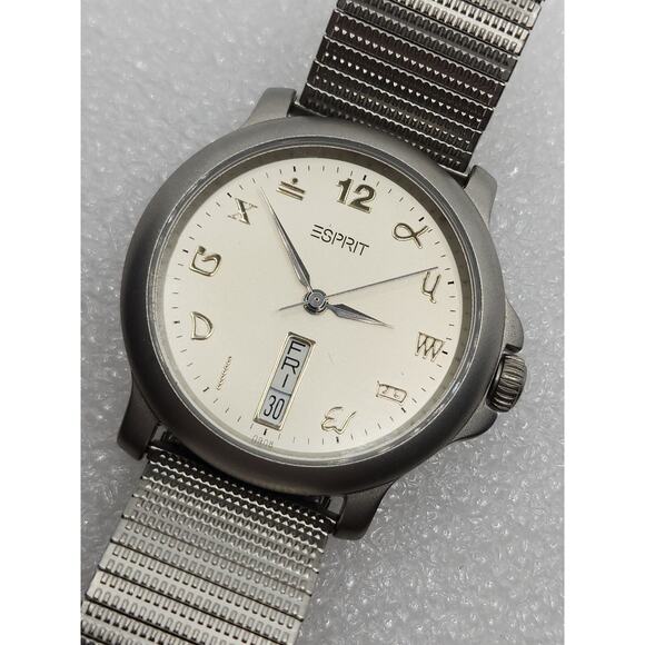 ESPRIT multi language Babylon Babel 6 o'clock day date Silver Stretch Band Watch - Picture 2 of 12